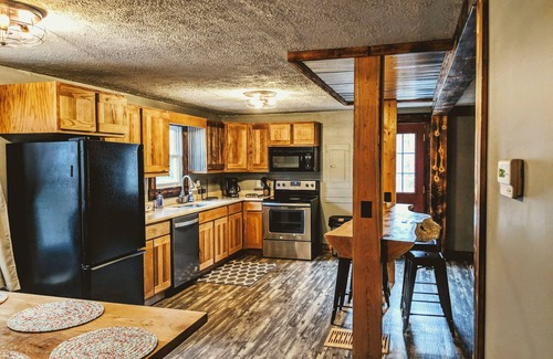 Lake Toxaway Cottage | Come unplug and relax in our cabin nestled in the blueridge mountains!