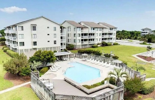 Emerald Isle Condo | Come visit NC Crystal Coast at Point Emerald Villas just steps from the sand.