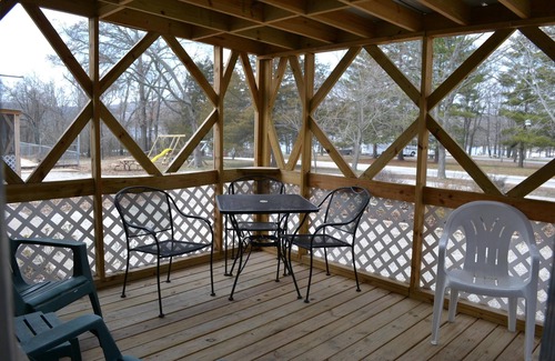 Indian Point Cottage | Come visit our 2bd cabin on Table Rock Lake close to Silver Dollar City!