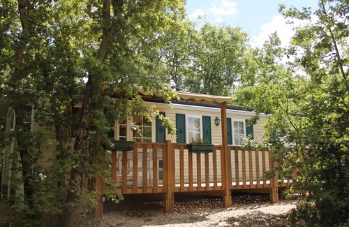 Saint-Privat-de-Champclos Cottage | Comfort cottage in a 5* Nature & Calme estate A08