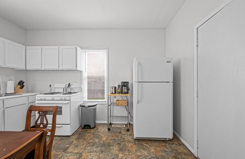 Moline House | Comfort 1 BR Home 5min to DT Moline + Fully Fenced