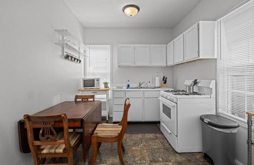 Moline House | Comfort 1 BR Home 5min to DT Moline + Fully Fenced