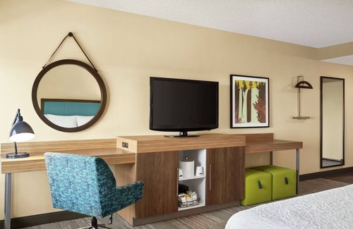 South Portland House | Comfort and Convenience! Free Breakfast, Parking, Pet-Friendly Property!