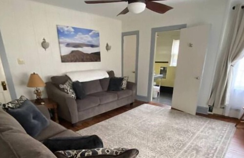 Hillsgrove Cabin | Comfort and Convenience! Parking, Pets Allowed, Close to Worlds End State Park