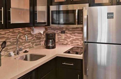 Plantation House | Comfort and Convenience! Outdoor Pool, Kitchenette, FREE Parking, Pets Allowed!