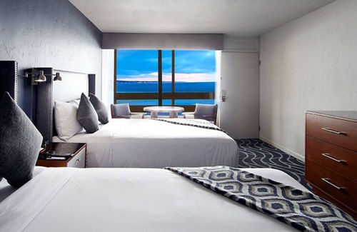Monterey House | Comfort and Convenience! Ocean View, Free Parking, Direct Beach Access!