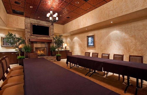 Elko House | Comfort and Convenience! Outdoor Pool, Parking, Pets Allowed Near Mudd Hutt!