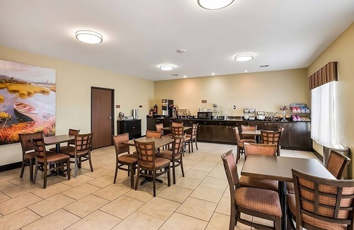 Saint Landry Hotel | Comfort and Convenience at Knights Inn Bunkie! Free Parking, Free Breakfast