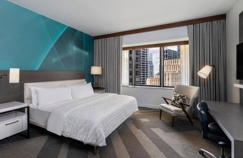 Downtown Houston Hotel | Comfort and Convenience! Pet-friendly Unit, Close to Discovery Green Park!