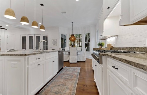 King City House | Comfort and Elegance at the Pier Village