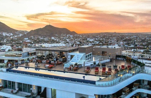 El Medano Ejidal Apartment | Comfort and Relaxation! Oceanfront, Infinity Pool, Pet-friendly, Free Parking!