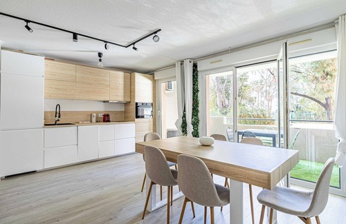 California - Pezou Apartment | Comfort and serenity with A/C, Parking and Balcony