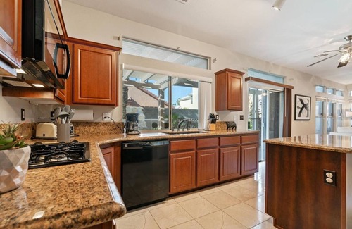 Green Valley North House | Comfort and Style - 5 BDR with heated pool, BBQ and games.