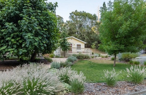 Calistoga Cottage | Comfort and Style in Our Queen Cottage