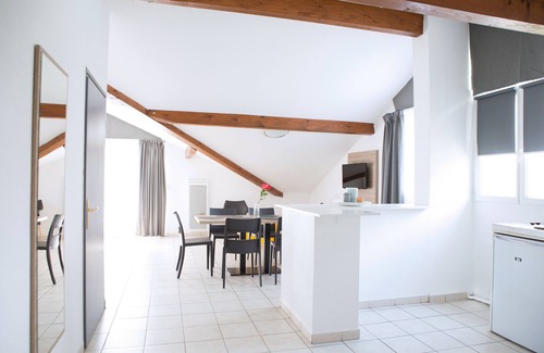 Divonne-les-Bains Apartment | Comfort Aparthotel Divonne La Versoix