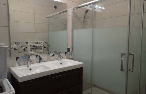 Soulac-sur-Mer Apartment | Comfort apartment, 2 bedrooms, 5 beds, sleeps 7