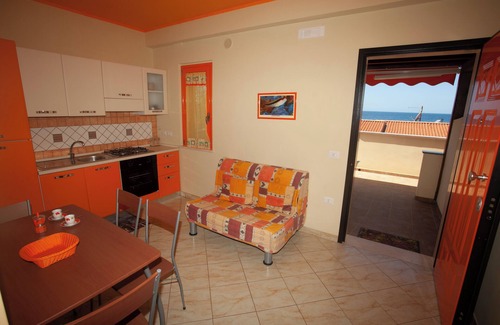 Santa Maria Apartment | Comfort Apartment with Oleander Garden - at Le Casette sul Mare