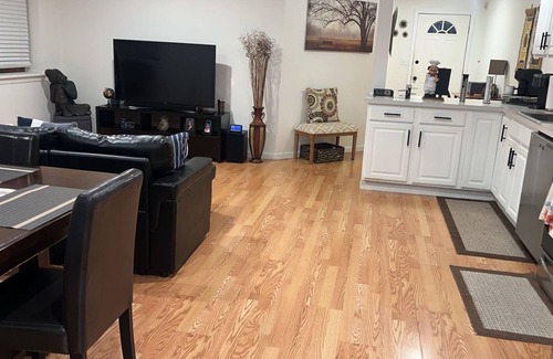 Ironbound District Apartment | Comfort apartment near Newark Airport with fitness room and AC in the ironbound.