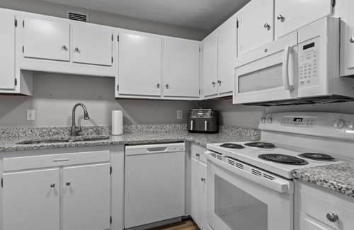 Terry Sanford Apartment | Comfort at the ClarendonnnQuaint, clean, safe, & convenient location!