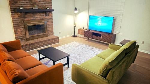 Mobile House | Comfort By the Bay Close to Mobile International Airport