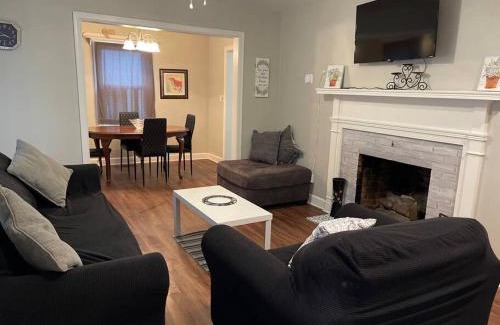 Elizabeth City House | Comfort by The University & Waterfront