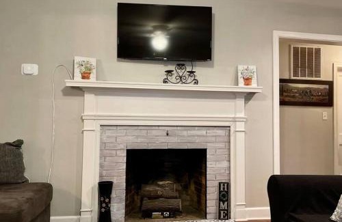 Elizabeth City House | Comfort by The University & Waterfront