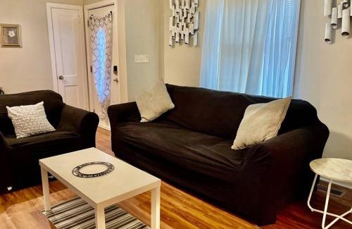 Elizabeth City House | Comfort by The University & Waterfront