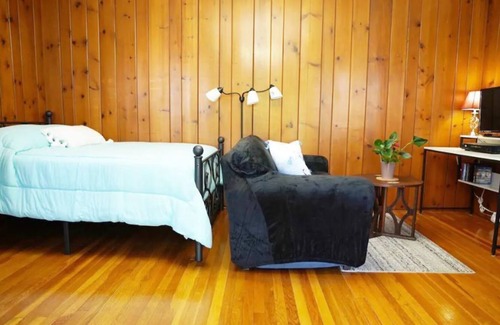 Elizabeth Condo | Comfort close to NYC w/ free parking - 1 Bed Condo