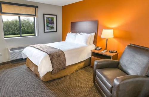 North Las Vegas Hotel | Comfort & Convenience: North Las Vegas Room with Kitchen! Near Cheyanne Square!