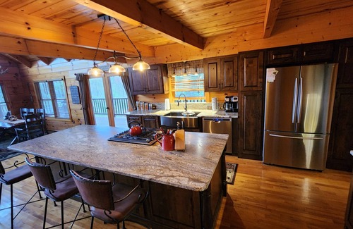 Tellico Plains Cabin | Comfort, Convenience and Privacy - The Ultimate Cabin Getaway