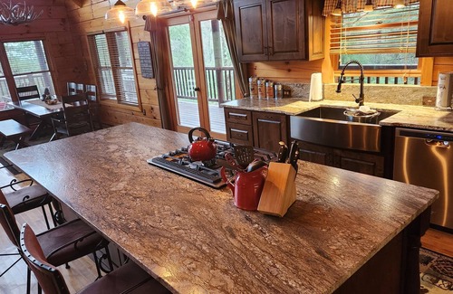 Tellico Plains Cabin | Comfort, Convenience and Privacy - The Ultimate Cabin Getaway