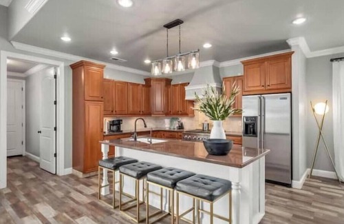 Clovis House | Comfort & Convenience: Clovis Edition