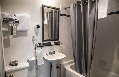 Hood River House | Comfort & Convenience! Minutes to Hood River Waterfront Park, Pets Allowed
