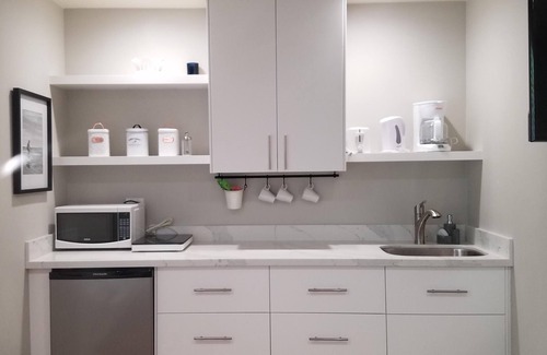 Horace Mann Cottage | Comfort - cottage in a Downtown San Jose. Comfortable for 2-3 people