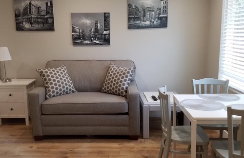Horace Mann Cottage | Comfort - cottage in a Downtown San Jose. Comfortable for 2-3 people