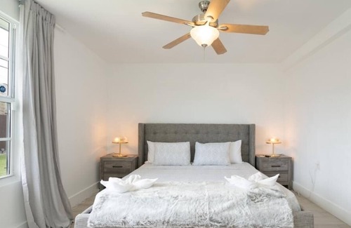 Westchester House | Comfort house with 4 bedrooms and 4 full bathrooms, spacious backyard with BBQ