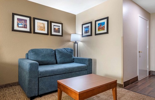 Crestline Heights Hotel | Comfort Inn Birmingham - Irondale