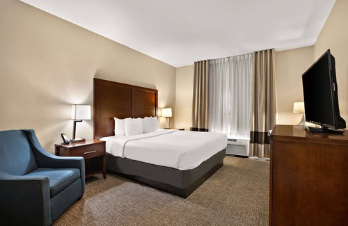Kenner - Louis Armstrong International Airport Hotel | Comfort Inn New Orleans Airport South