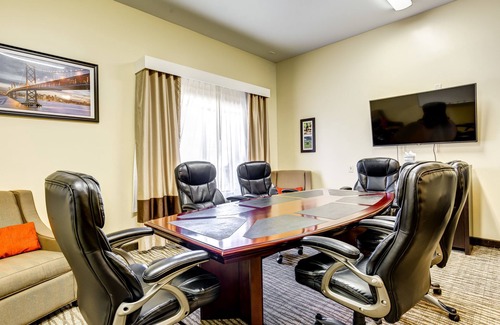 Westmont Hotel | Comfort Inn Pomona near Fairplex