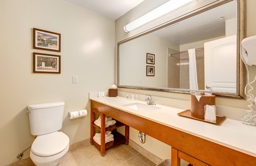 Westmont Hotel | Comfort Inn Pomona near Fairplex