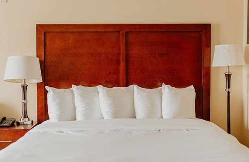 Westmont Hotel | Comfort Inn Pomona near Fairplex
