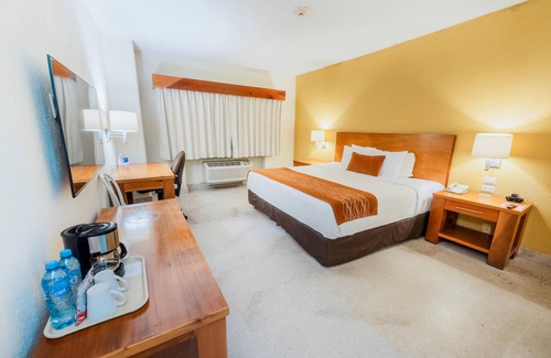 Puerto Vallarta Hotel | Comfort Inn Puerto Vallarta Golfside & Marina