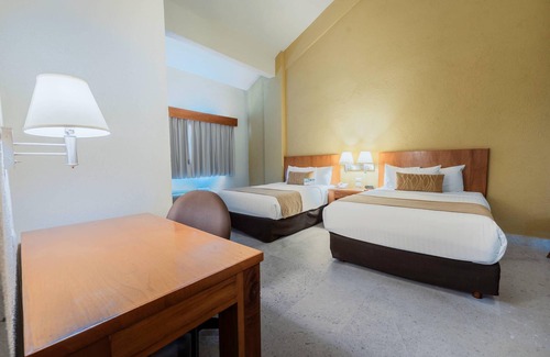Puerto Vallarta Hotel | Comfort Inn Puerto Vallarta Golfside & Marina