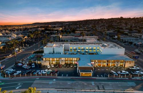 Roseville - Fleet Ridge Hotel | Comfort Inn San Diego Airport At The Harbor