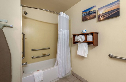 Biggar Hotel | Comfort Inn & Suites Airport
