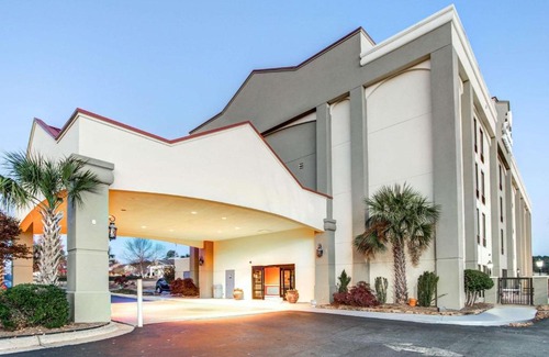 Athens Hotel | Comfort Inn & Suites Athens North
