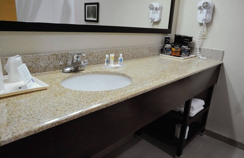 Covington Hotel | Comfort Inn & Suites Covington - Mandeville