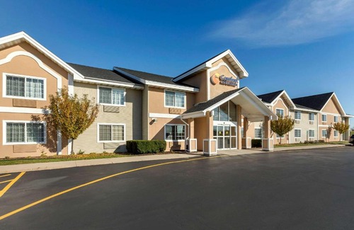 Jackson Hotel | Comfort Inn & Suites Jackson - West Bend
