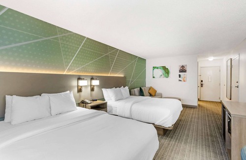 Fairgrounds Hotel | Comfort Inn & Suites Louisville Airport Fair & Expo