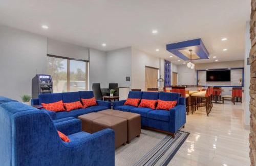 Ellendale Hotel | Comfort Inn & Suites Memphis East